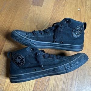 Converse Black on black mid-rise all star